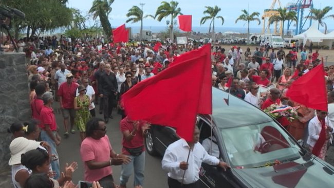 Funérailles de Paul Vergès : des milliers de Réunionnais réunis