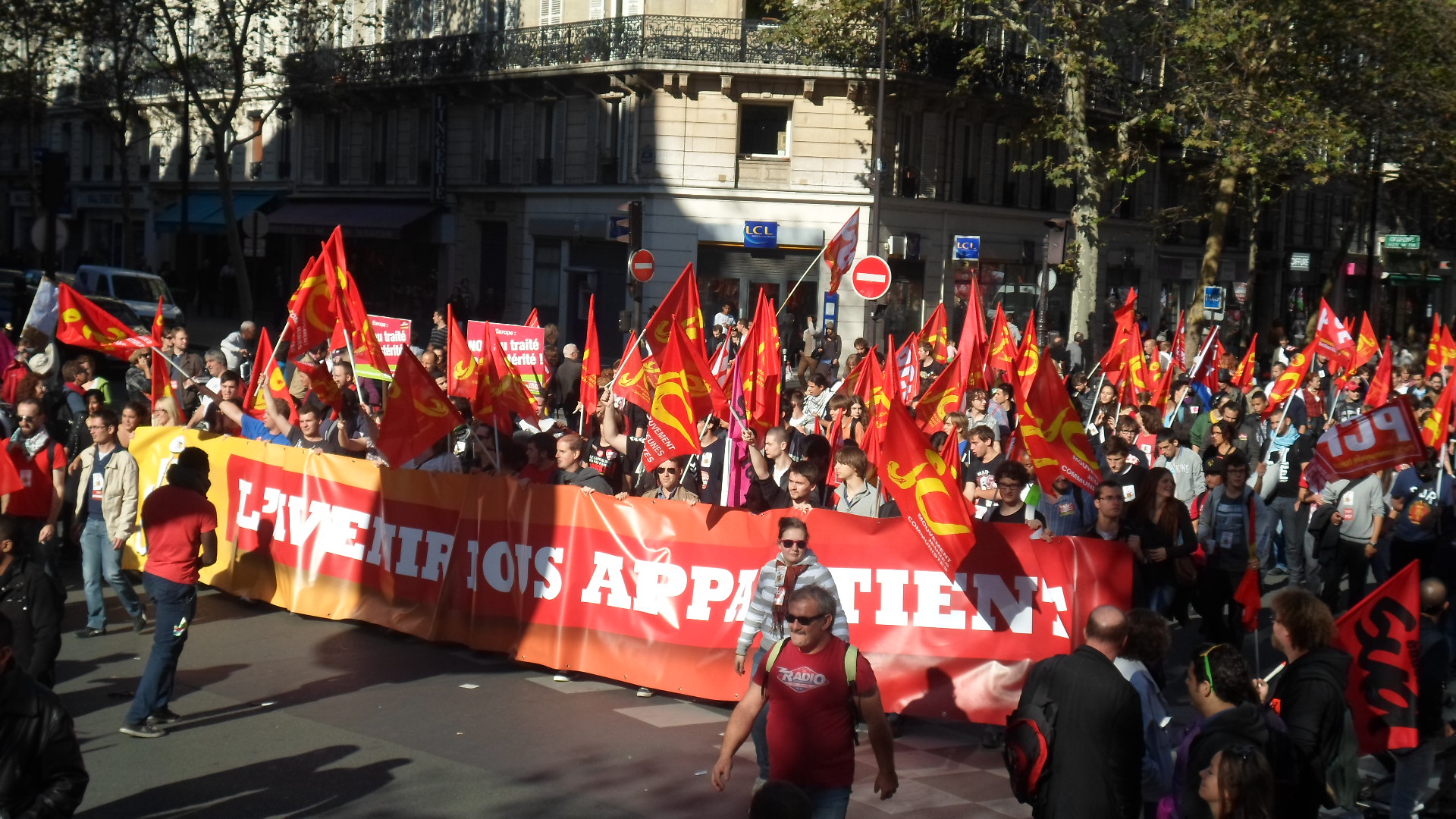 Nous, les jeunes engagés dans le PCF sommes contraint de sortir de notre silence Nous, les jeunes engagés dans le PCF sommes contraint de sortir de notre silence