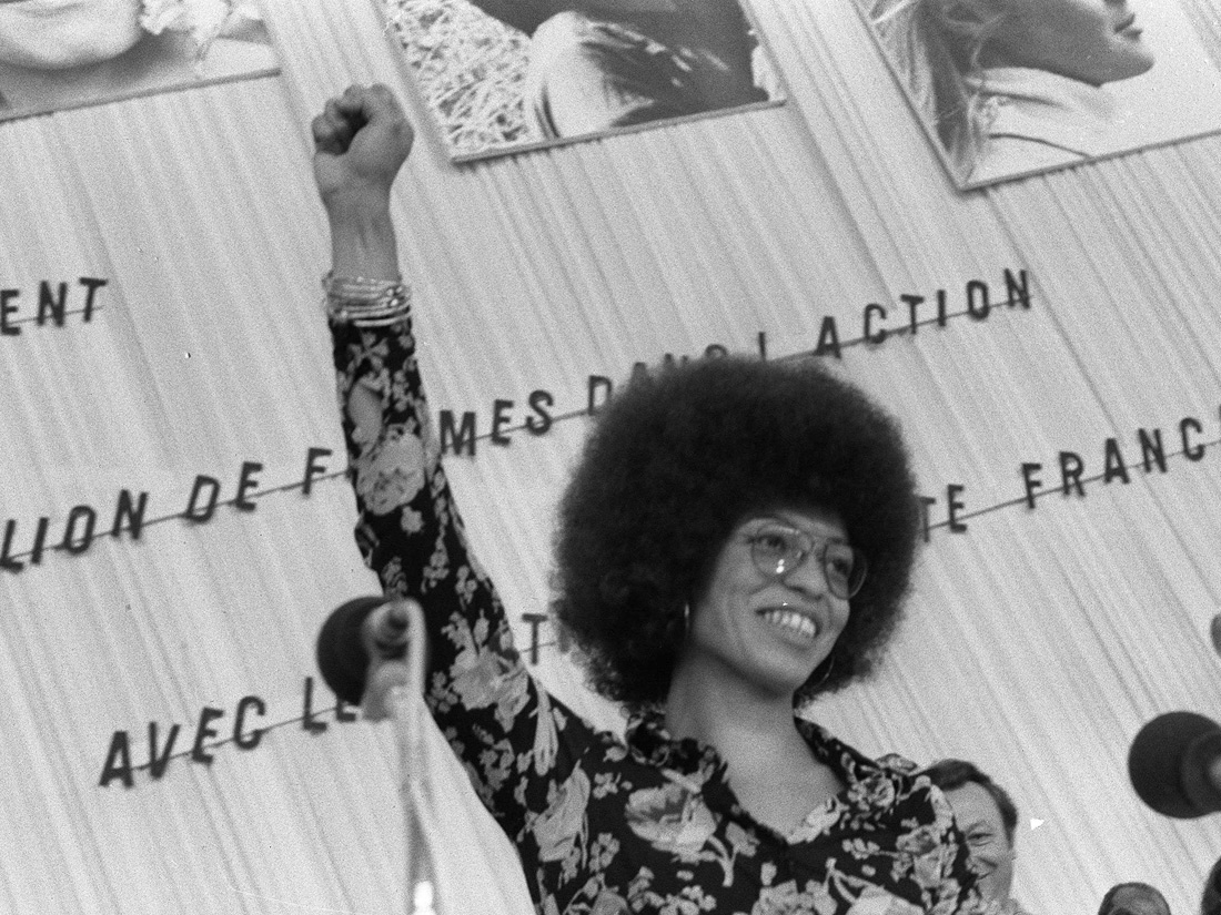 Angela Davis : "Je peux affirmer que le mouvement pour ma propre libération n'aurait pas été aussi efficace sans la participation du Parti Communiste et des jeunes communistes" Angela Davis : "Je peux affirmer que le mouvement pour ma propre libération n'aurait pas été aussi efficace sans la participation du Parti Communiste et des jeunes communistes"