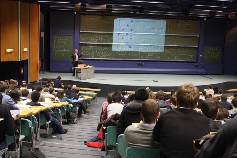 Loi formations de Master : « Une digue temporaire contre les menées de la droite » (PCF) Loi formations de Master : « Une digue temporaire contre les menées de la droite » (PCF)