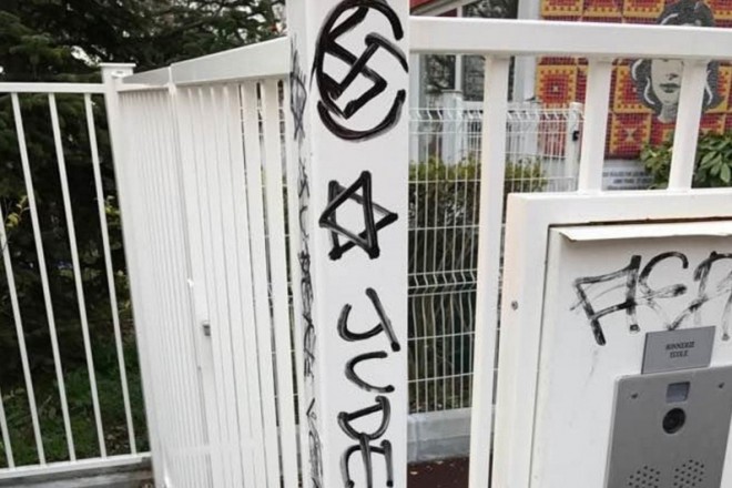 Des inscriptions antisémites et anti-roms abjectes à Montreuil (PCF)