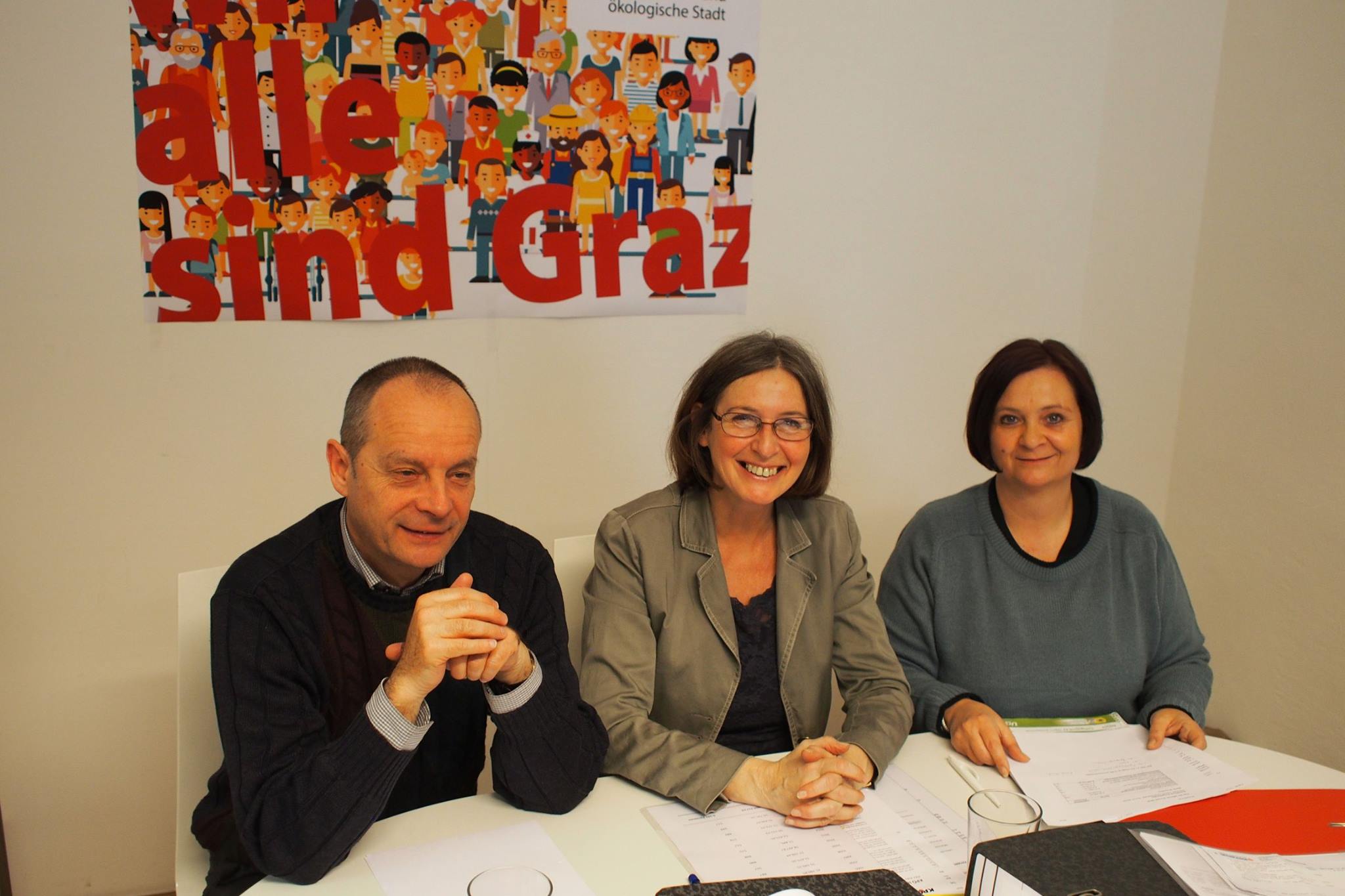 1.815.718,82 euros ont été versés à 13.557 familles par les communistes autrichiens (KPÖ) 1.815.718,82 euros ont été versés à 13.557 familles par les communistes autrichiens (KPÖ)