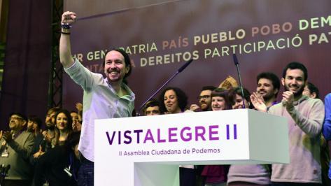 Espagne: les militants de Podemos reconduisent Pablo Iglesias et valident la ligne d'union avec IU