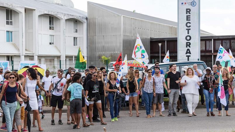 Si « nul ne doit rester sur le bord du chemin », le Premier ministre doit se rendre, sans attendre, en Guyane Si « nul ne doit rester sur le bord du chemin », le Premier ministre doit se rendre, sans attendre, en Guyane
