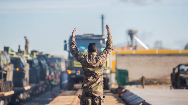 L'OTAN c'est la paix ? Que font des chars Leclerc postés sur la route de Kaliningrad ?