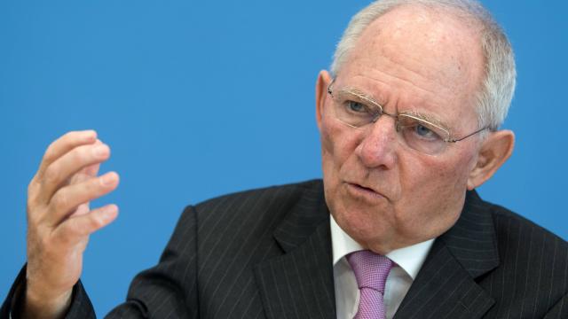 En Allemagne, le conservateur Schäuble lâche Fillon pour Macron En Allemagne, le conservateur Schäuble lâche Fillon pour Macron
