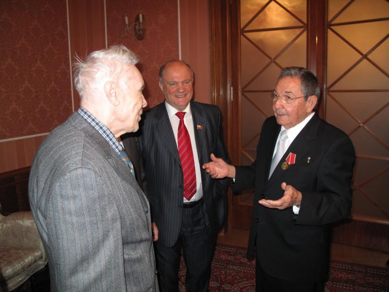 Raul Castro rencontre Guennadi Ziouganov Raul Castro rencontre Guennadi Ziouganov