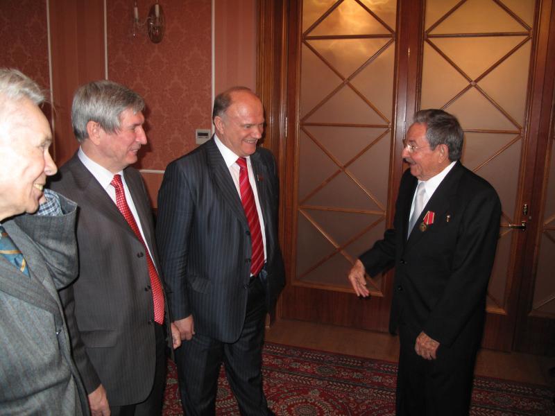 Raul Castro rencontre Guennadi Ziouganov