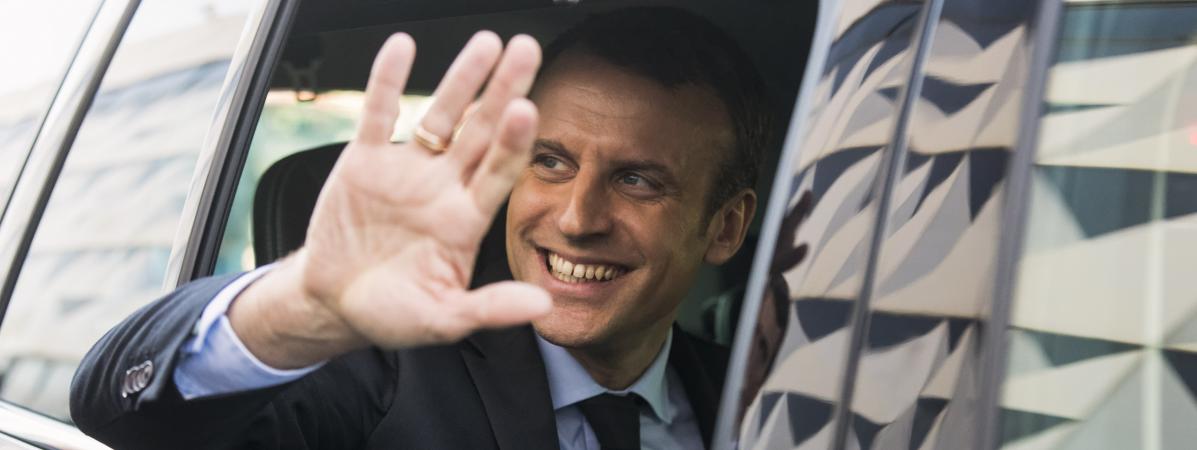 Avec 65,5% des voix, Emmanuel Macron bat Marine Le Pen