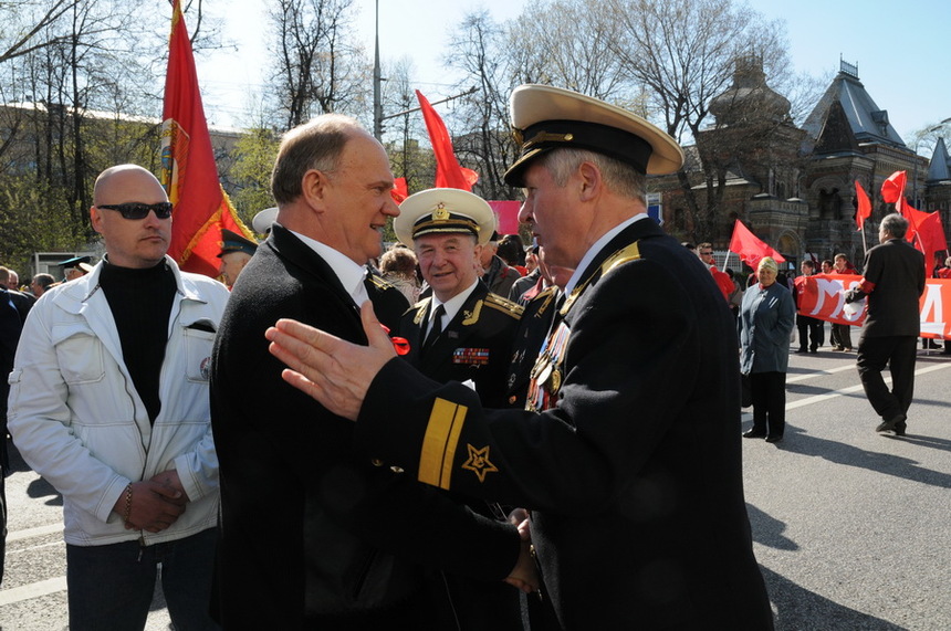 Russie : Une nouvelle victoire sera remportée sous la bannière du socialisme et de la solidarité des travailleurs! Russie : Une nouvelle victoire sera remportée sous la bannière du socialisme et de la solidarité des travailleurs!