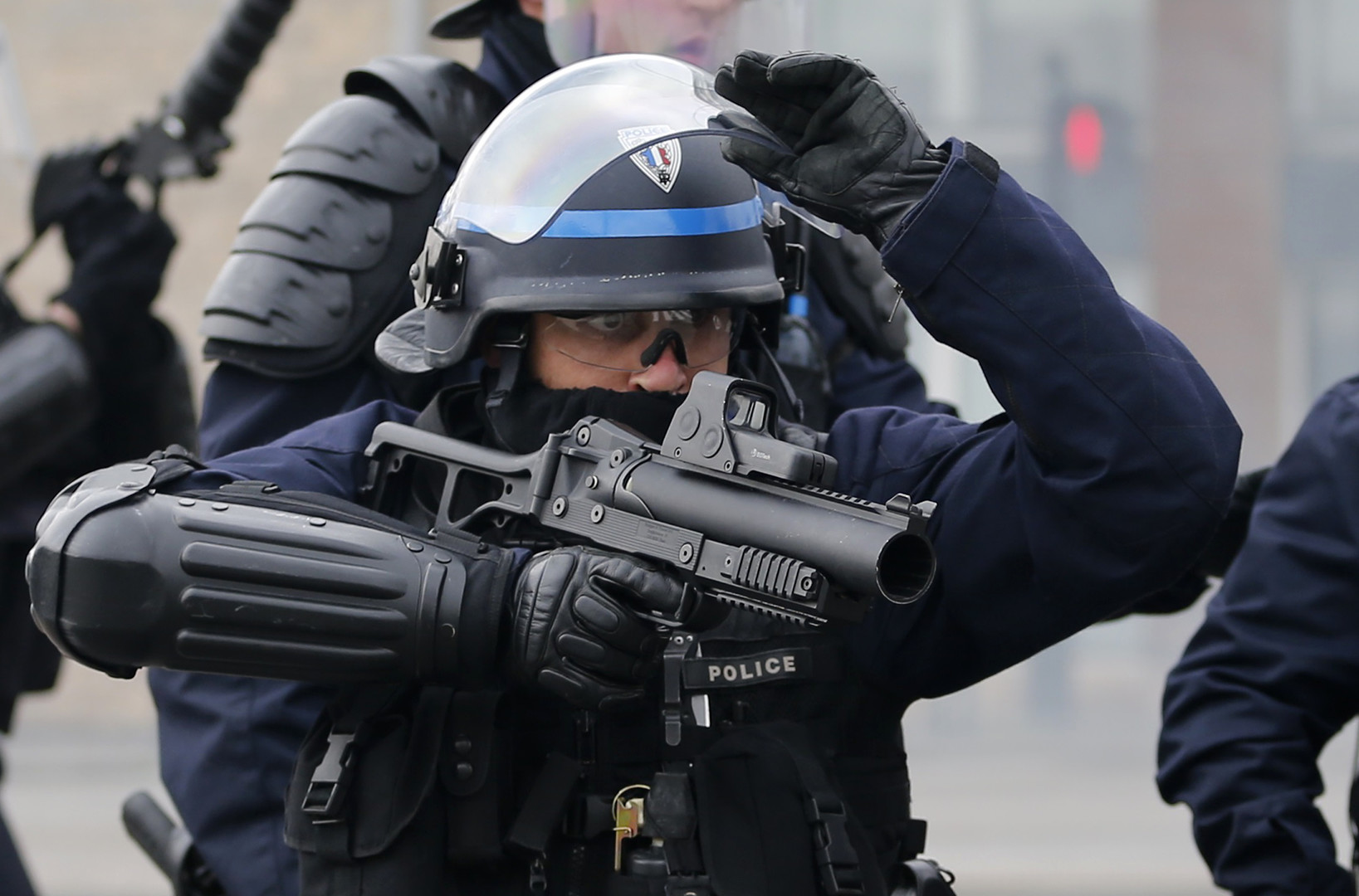 "On n'a pas le droit de bloquer la France", avertit Christophe Castaner (PS-EM!)