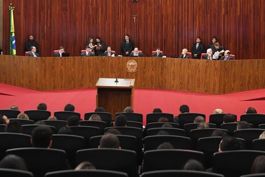 Brésil : Le procès qui pourrait chasser du pouvoir le président putschiste Temer a débuté