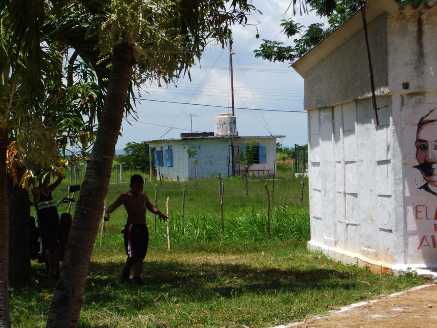 Cuba: Tenemos y tendremos SOCIALISMO (partie 1) Cuba: Tenemos y tendremos SOCIALISMO (partie 1)