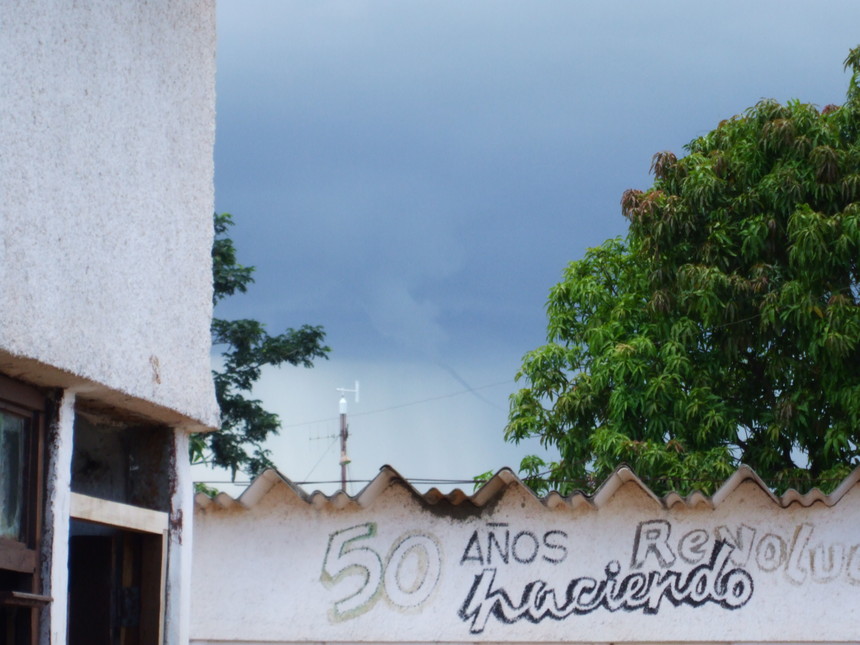 Une tornade est passée a côté du camp Une tornade est passée a côté du camp