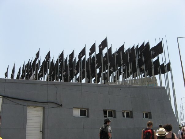 Fidel ! Fidel ! ¿ Que tiene Fidel, que el imperialismo no puede con el ? (partie 2) Fidel ! Fidel ! ¿ Que tiene Fidel, que el imperialismo no puede con el ? (partie 2)