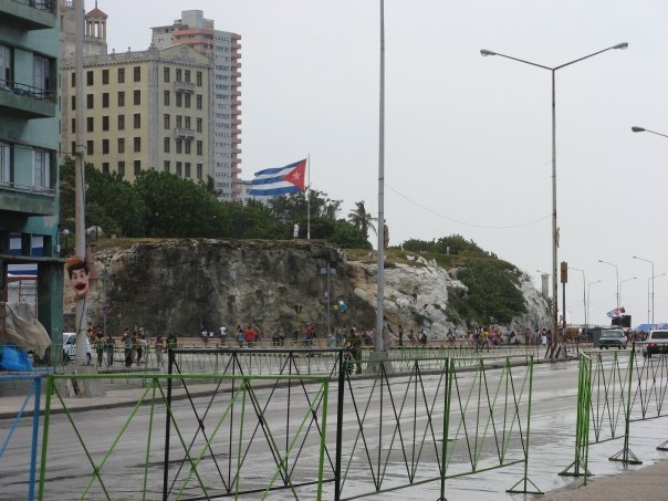 Fidel ! Fidel ! ¿ Que tiene Fidel, que el imperialismo no puede con el ? (partie 2) Fidel ! Fidel ! ¿ Que tiene Fidel, que el imperialismo no puede con el ? (partie 2)