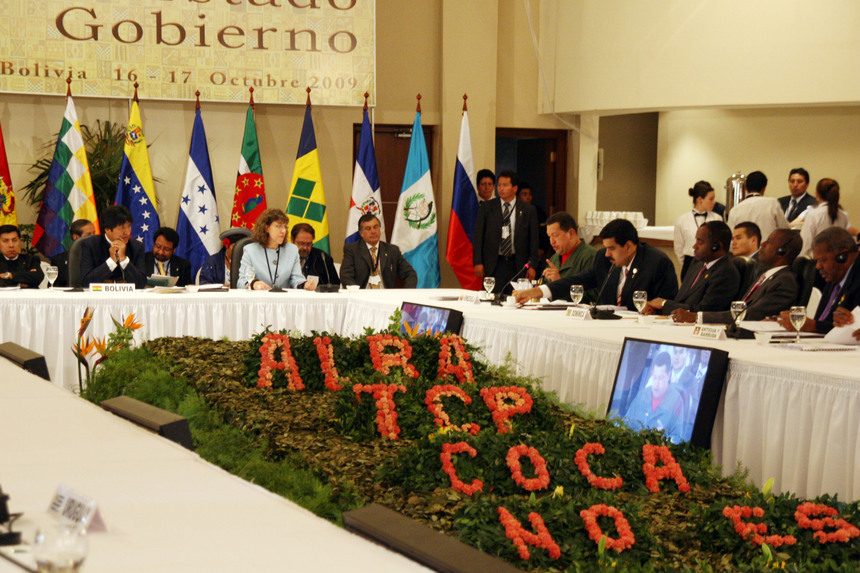 Au sommet de Cochabamba (Bolivie) l'ALBA lance le Sucre pour mettre fin au règne du Dollar