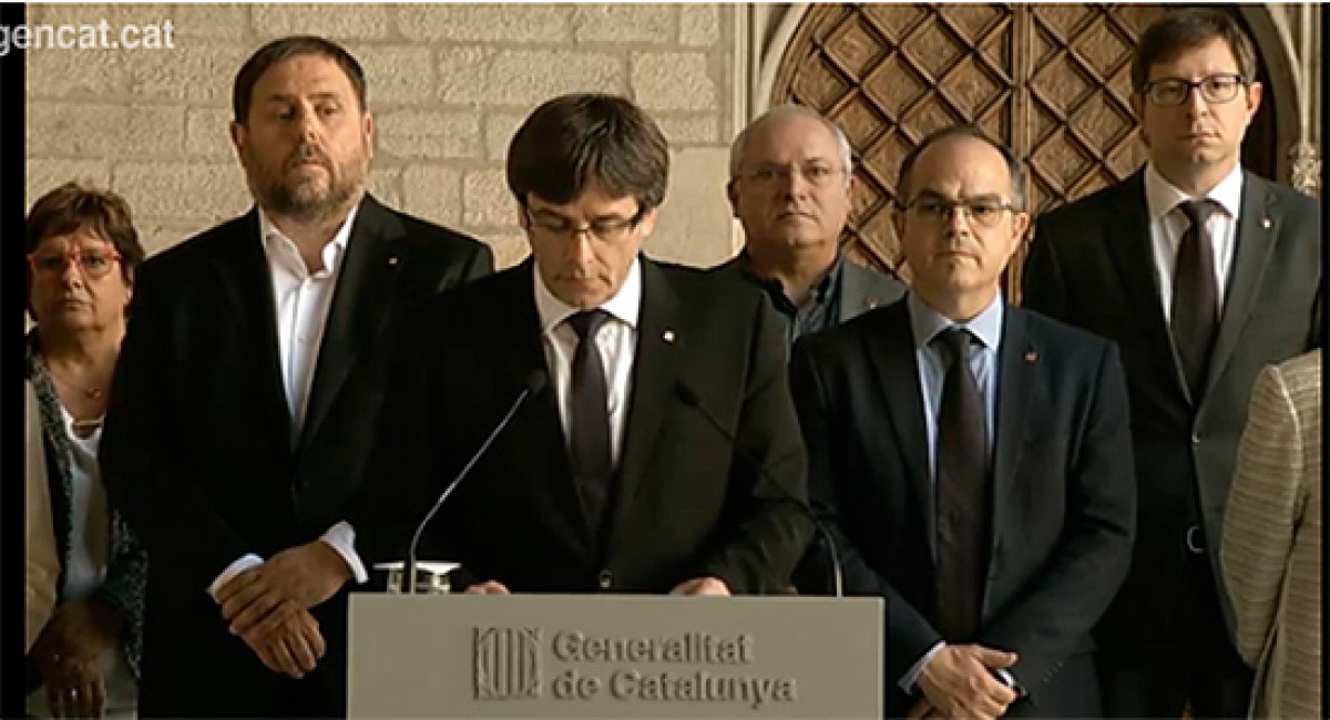 Carles Puigdemont accuse Madrid d'avoir "de facto" suspendu l'autonomie de la Catalogne