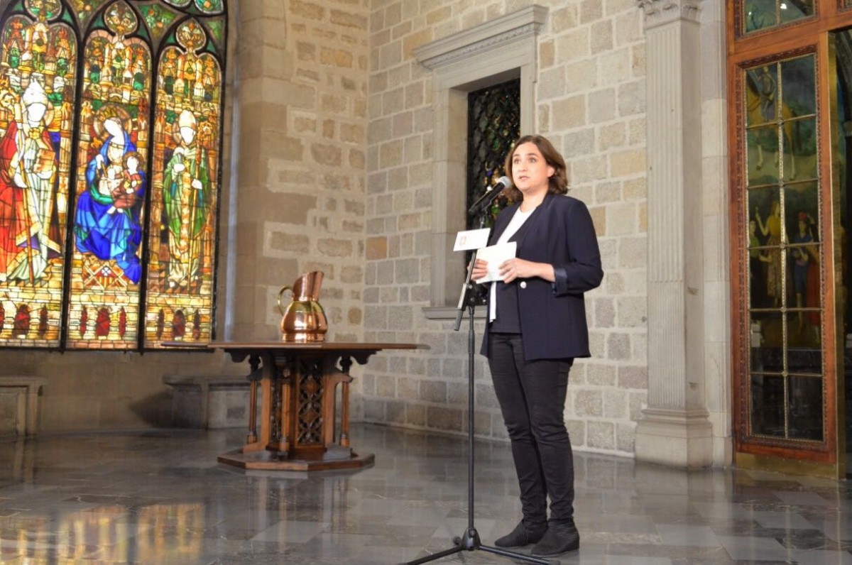 Ada Colau appelle à «se mobiliser» pour défendre l'autonomie gouvernementale Ada Colau appelle à «se mobiliser» pour défendre l'autonomie gouvernementale