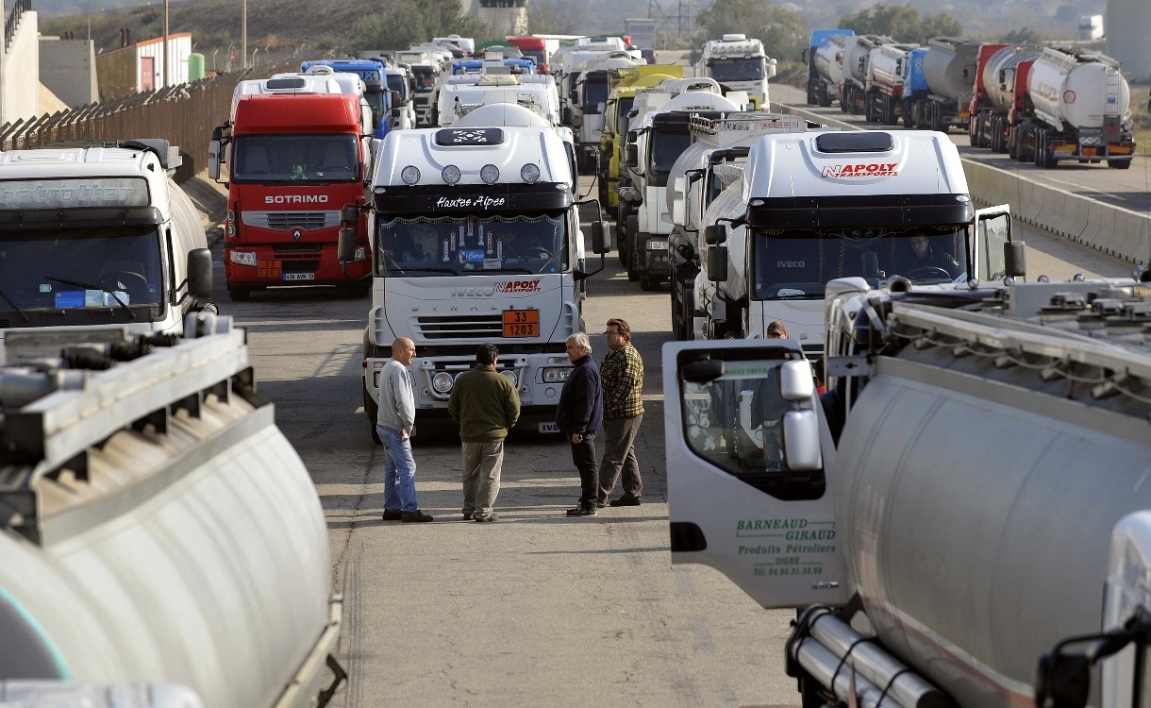 Grève des routiers: Des blocages en cours contre la réforme du Code du travail Grève des routiers: Des blocages en cours contre la réforme du Code du travail