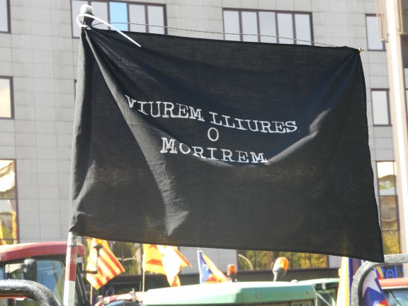 Catalogne : Le monde paysan se mobilise pour protester contre l'interdiction du référendum