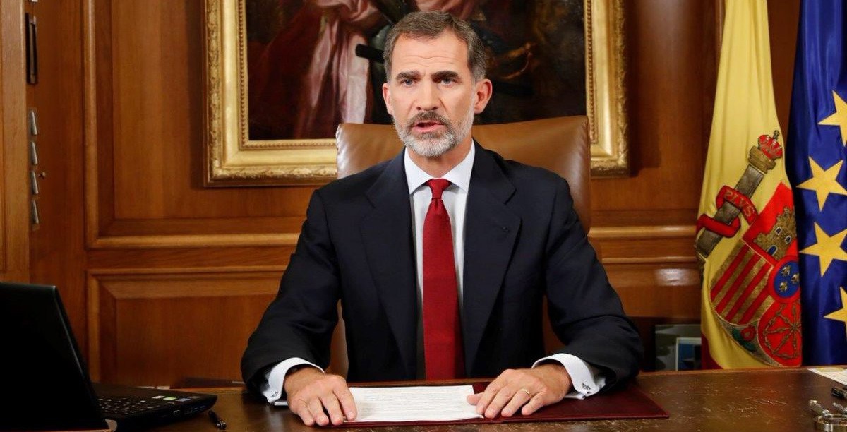 Felipe VI soutient la répression policière et menace la Catalogne