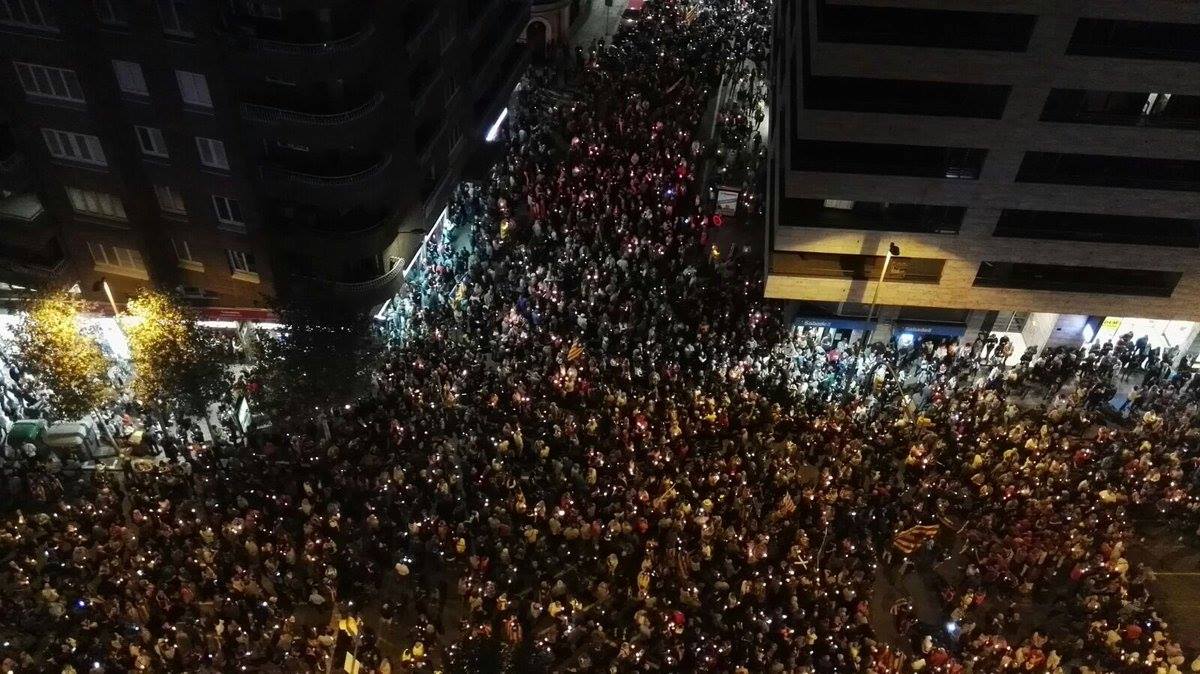 Les catalans sont massivement descendus dans les rue pour exiger la libération des "Jordis"