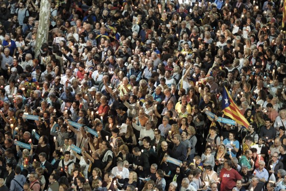 Les catalans sont massivement descendus dans les rue pour exiger la libération des "Jordis"