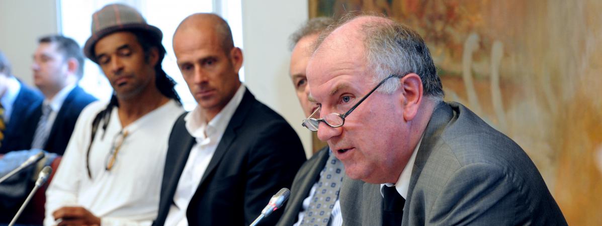 "Paradise Papers" : "Ce n'est pas un dysfonctionnement, c'est le cœur de la machine finance"