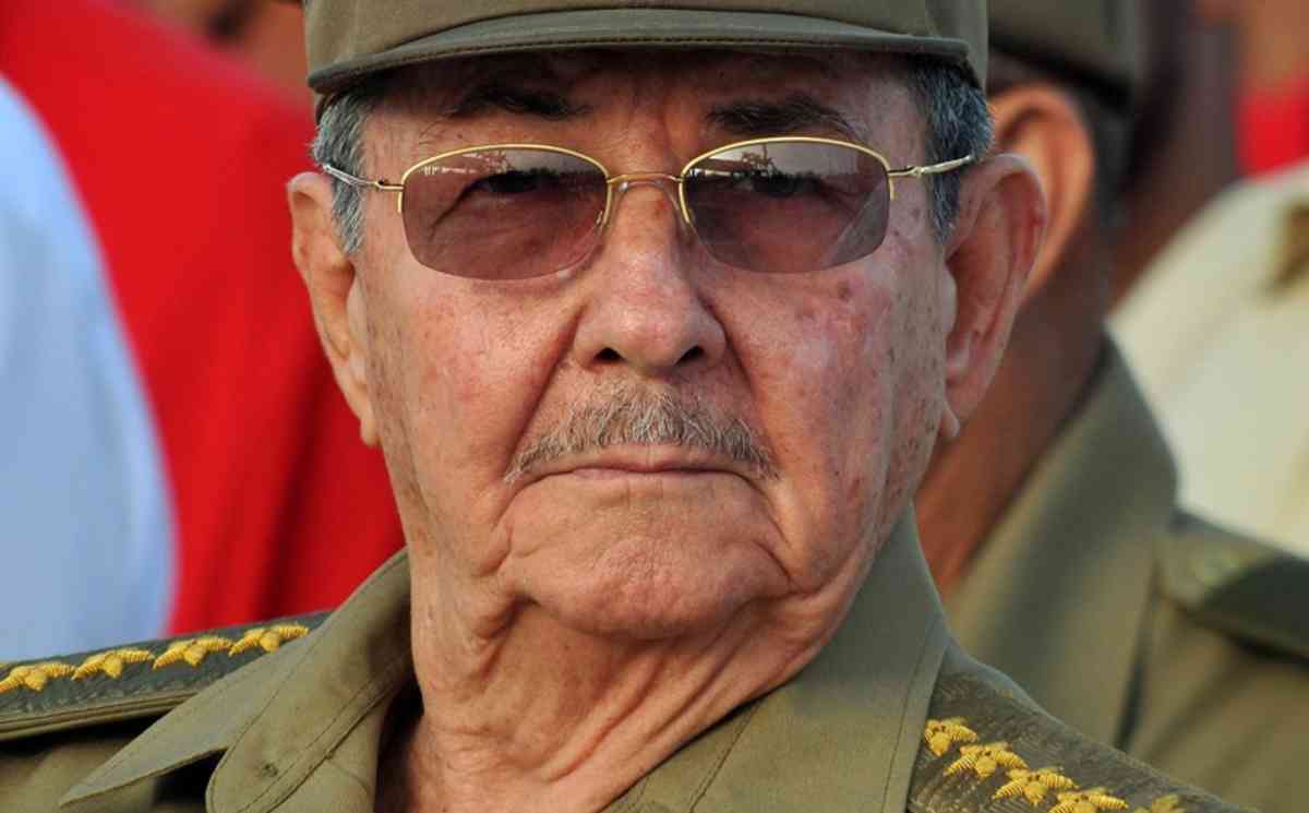 Raul Castro félicite les communistes de Russie à l'occasion du centenaire de la Révolution socialiste d'octobre