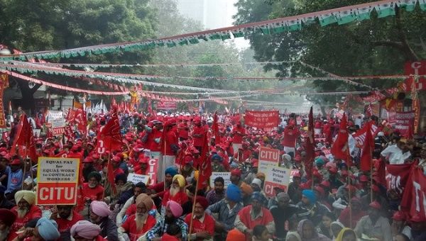 Inde : "Mahapadav" massive contre les politiques et les privatisations de Narenda Modi