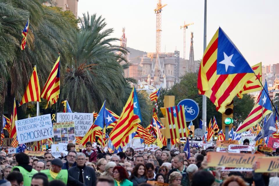 2 millions de catalan.e.s manifestent pour la libération des prisonniers politiques 2 millions de catalan.e.s manifestent pour la libération des prisonniers politiques