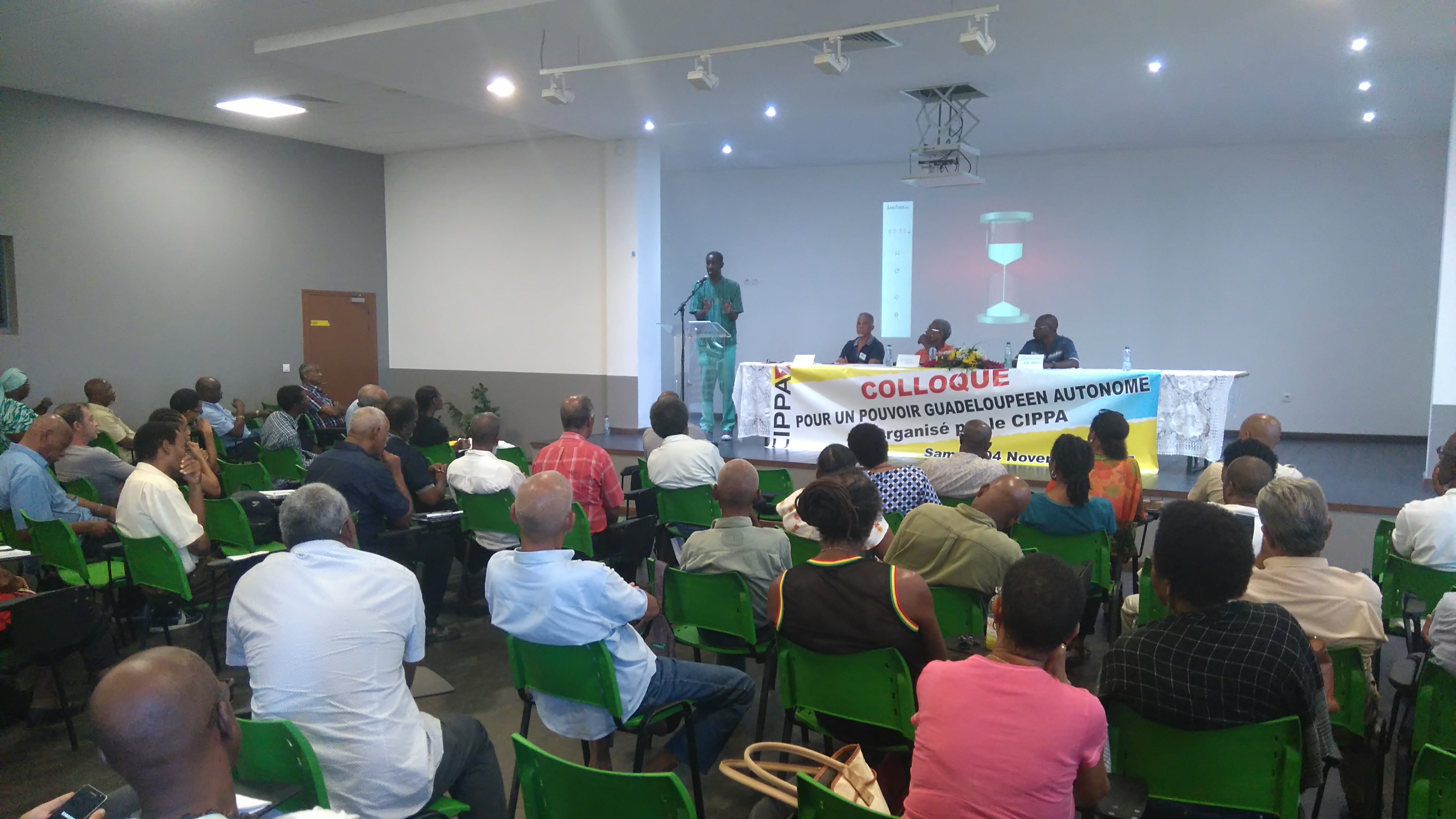 Guadeloupe : La revendication de l'Autonomie s'impose dans le débat politique