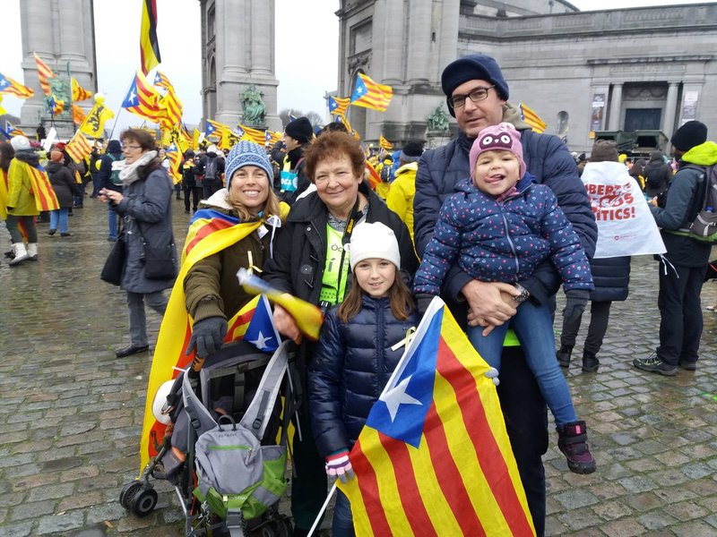 Plus de 45.000 catalan.e.s manifestent à Bruxelles pour la démocratie et la libération des prisonniers politiques