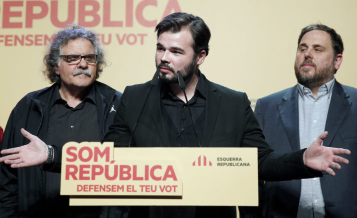 Gabriel Rufián (ERC) aux côtés d'Oriol Junqueras (à droite) et Joan Tardà (à gauche)