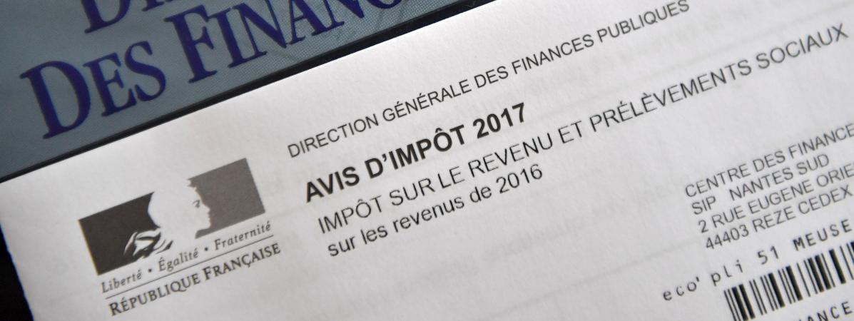 Emmanuel Macron a mis en place huit nouveaux impôts et taxes depuis son élection Emmanuel Macron a mis en place huit nouveaux impôts et taxes depuis son élection