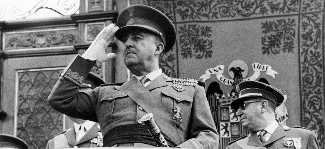 La justice française refuse de retirer la Légion d'honneur au dictateur Franco