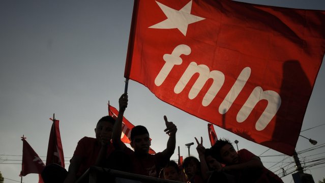 Législatives au Salvador: l'opposition de droite en tête, loin devant le FMLN