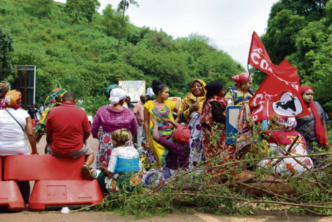 Mayotte, entre grève générale et climat de "guerre civile" (L'Humanité)