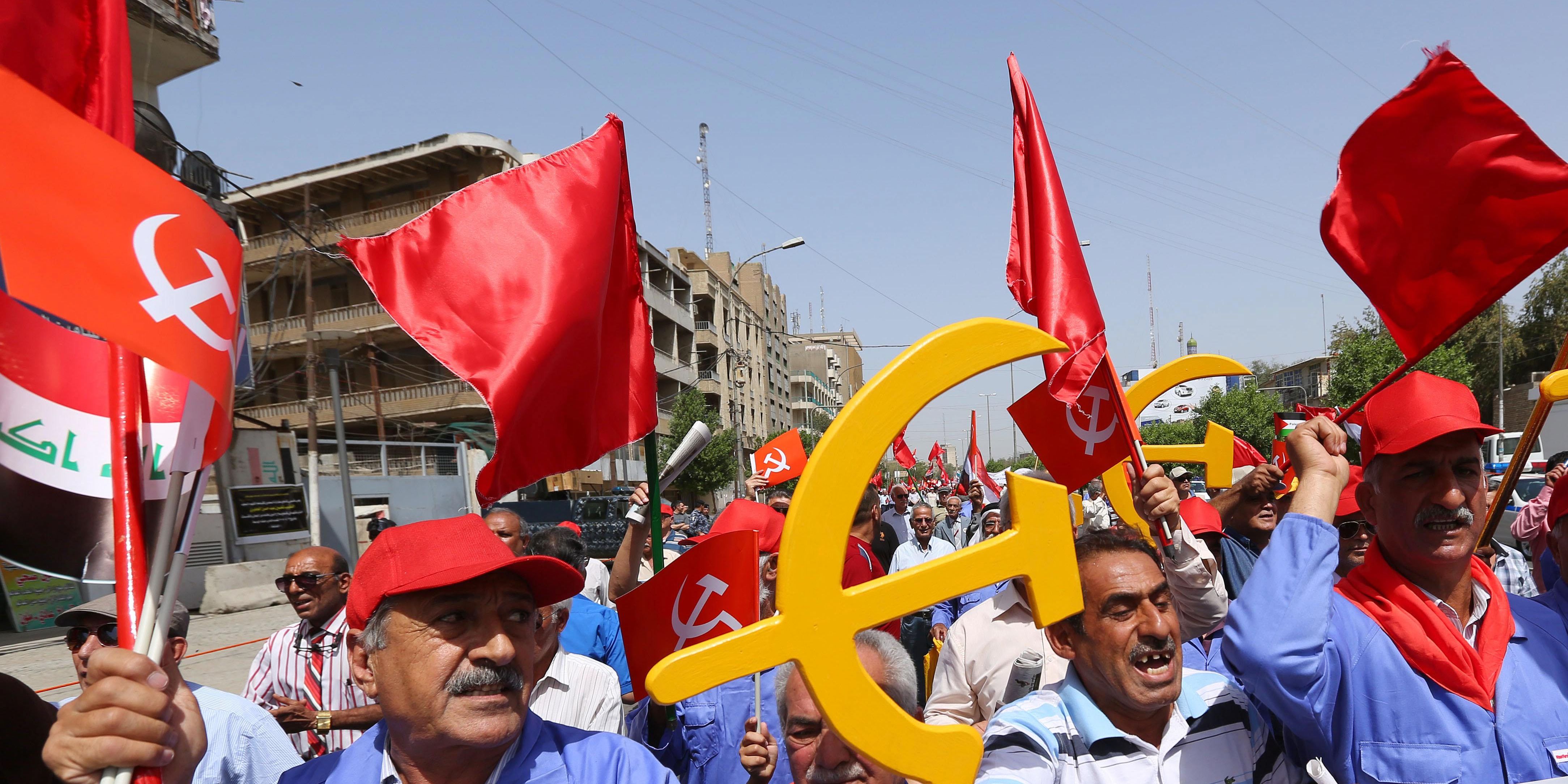 En Irak, le turban noir des religieux chiites s'allie à la faucille et au marteau pour les élections En Irak, le turban noir des religieux chiites s'allie à la faucille et au marteau pour les élections