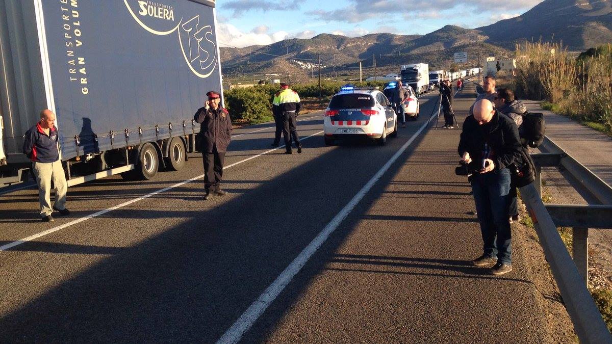 La Catalogne toujours bloquée ce matin, les CDR ne relâchent pas la pression
