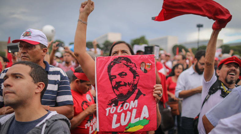 Les Brésilien.ne.s envahissent les rues pour soutenir Lula Da Silva Les Brésilien.ne.s envahissent les rues pour soutenir Lula Da Silva