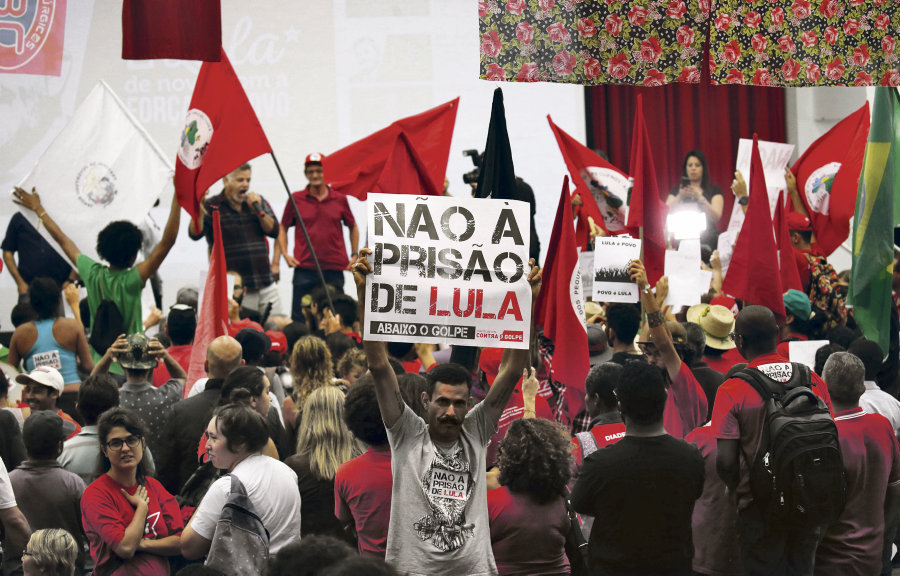 Les Brésilien.ne.s envahissent les rues pour soutenir Lula Da Silva