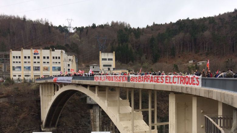 Sur le barrage du Sautet (Isère), le PCF dit NON à la privatisation des barrages