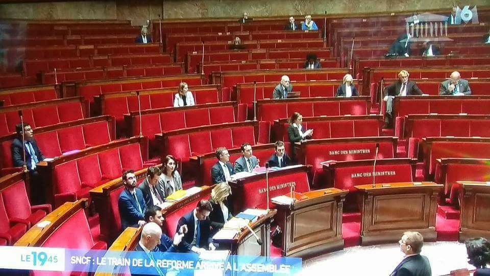 Cette nuit, à 00h07, 74 député.e.s votent la privatisation de la SNCF Cette nuit, à 00h07, 74 député.e.s votent la privatisation de la SNCF