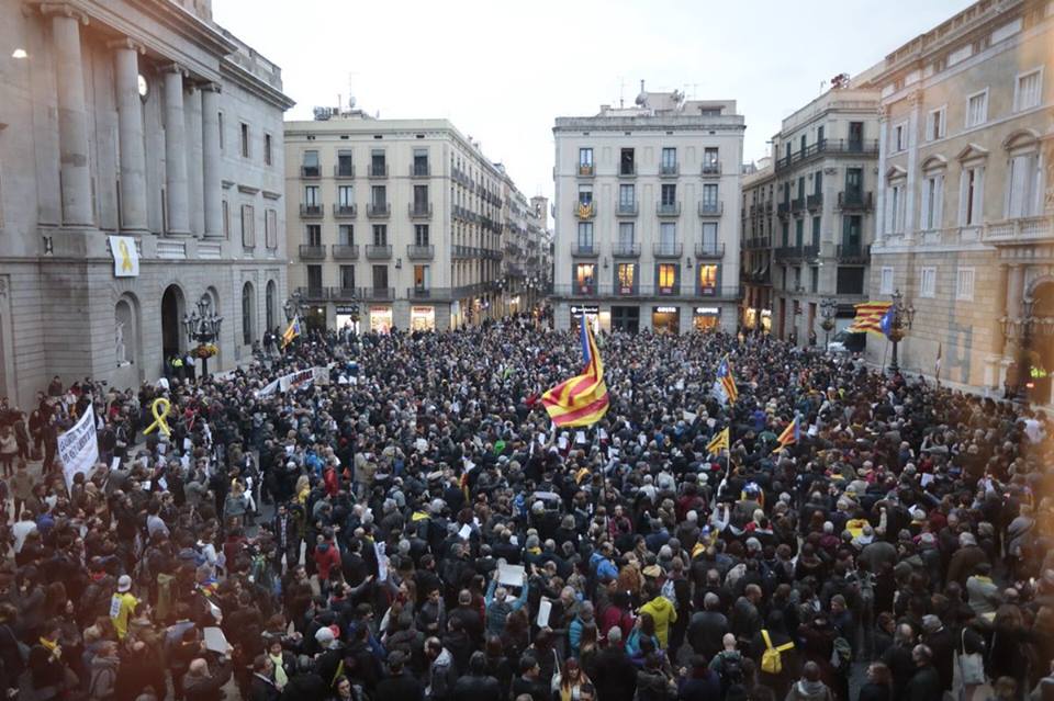 "Le peuple ne s'arrête pas avant la dictature", les CDR sortent pour dénoncer la répression de l'Etat "Le peuple ne s'arrête pas avant la dictature", les CDR sortent pour dénoncer la répression de l'Etat