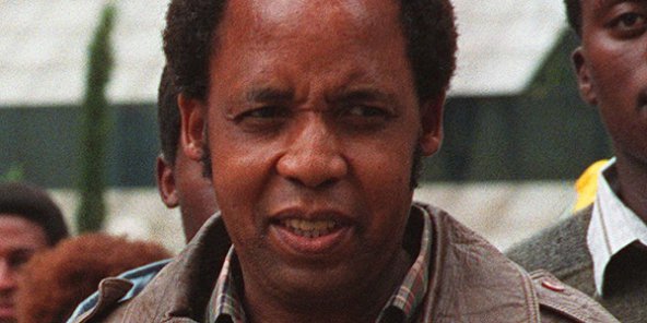 Afrique du Sud : Qui était le communiste Chris Hani et pourquoi la libération de son assassin suscite un tel émoi ? Afrique du Sud : Qui était le communiste Chris Hani et pourquoi la libération de son assassin suscite un tel émoi ?