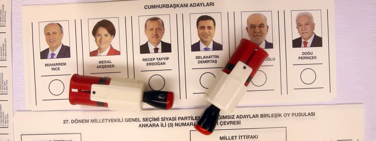 Deux observateurs internationaux interdits en Turquie au motif que leurs "opinions politiques sont publiquement exprimées" Deux observateurs internationaux interdits en Turquie au motif que leurs "opinions politiques sont publiquement exprimées"