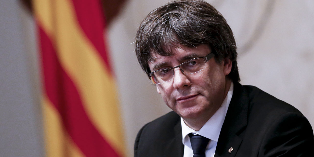 Le juge espagnol Pablo Llarena ordonne la suspension de Carles Puigdemont de ses fonctions de député Le juge espagnol Pablo Llarena ordonne la suspension de Carles Puigdemont de ses fonctions de député