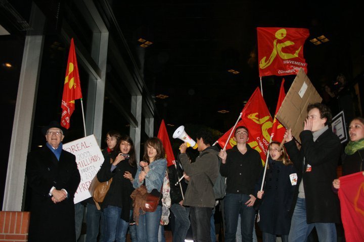 Les Jeunes Communistes occupent le siège de L'Oréal !